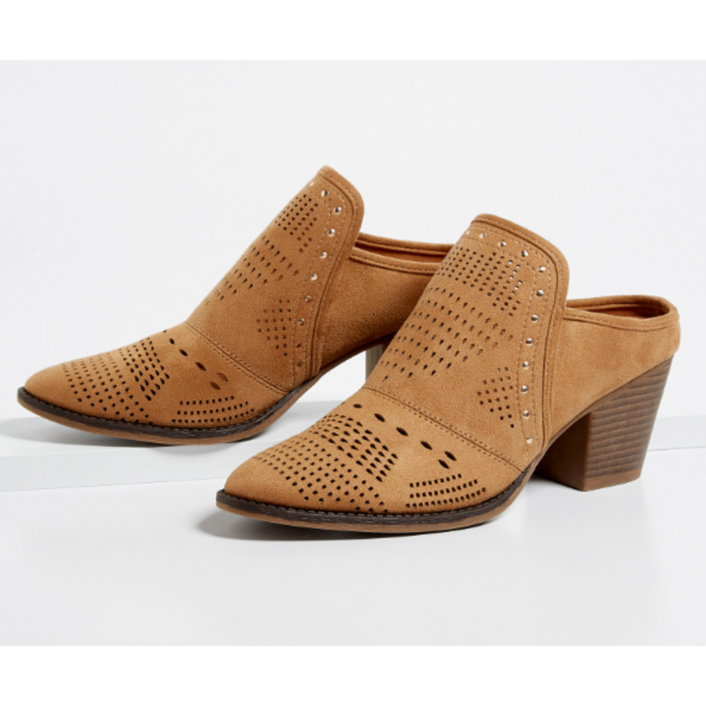 Maurices Aftin Brown Studded Laser Cut Pump Mule Comfort Shoes Womans Size 8M